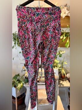 Floral Print Lululemon Leggings in Hot Pink Size 12 Large